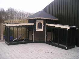 Kippenhok met 2 rennen